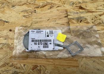 Zaślepka haka zderzaka przód Peugeot 208 I 1 9673857277