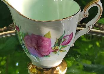 Porcelana zdobiona motywem róż