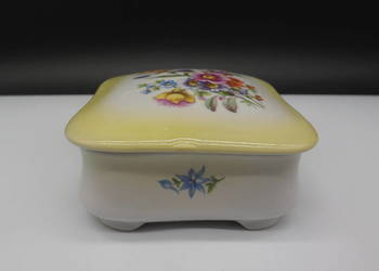 Porcelanowa Szkatułka Puzderko Kwiaty LIPPELSDORF NRD GDR