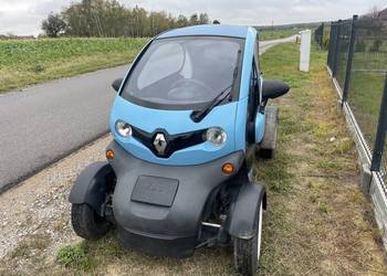 Renault Twizy 45 AM 100 km na ładowaniu