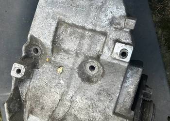 Łapa wspornik sprężarki klimatyzacji Passat b5 fl 1.9tdi 038260885C