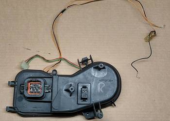 ZAŚLEPKA DEKIEL LAMPY PRZÓD PRAWA FORD MONDEO MK3 1305239173
