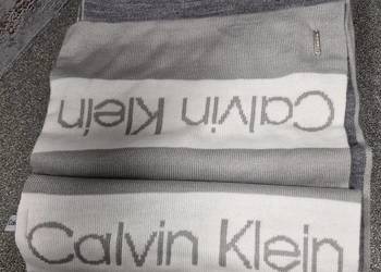 Piękny szal Calvin Klein