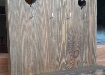 Wieszak użytkowo dekoracyjny.