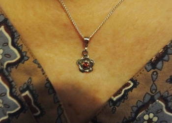 Śliczny naszyjnik srebro i rubinowa cyrkonia Śliczny naszyjnik srebro i rubinowa cyrkonia