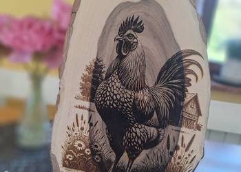 Obrazek wypalany w drewnie kogucik