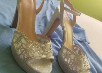 Buty na obcasie
