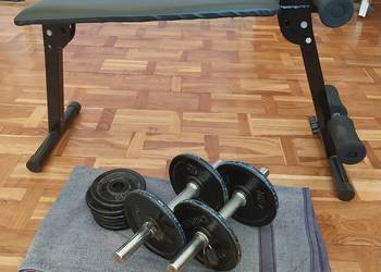 ławka treningowa i hantle