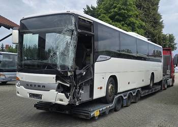 Transport niskopodwoziowy holowanie autobusów ciężarówek, maszyn rolniczych