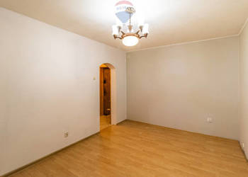 Teofilów, 1 pokój, 25 m², do remontu, 1. piętro