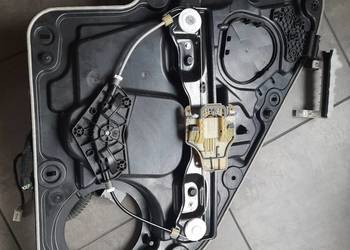 Podnośnik szyby tył lewy JEEP GRAND CHEROKEE WK2 10-elektryczny z silnikiem