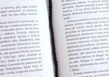 Różyczka wykonana na szydełku zakładka do książki