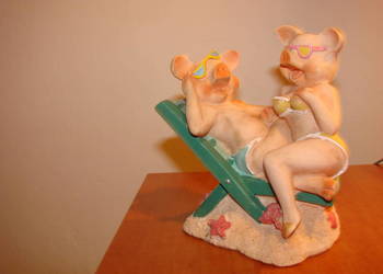 Świnie na plaży - skarbonka