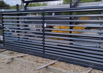 Brama przesuwna 150x400 Palisada