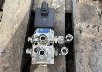 Deuzt-Fahr Agrovector 30.7 - rozdzielacz hydrauliczny R933002037 L7454136B…