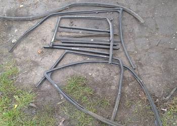 DACIA DUSTER I uszczelka drzwi zgarniające DACIA DUSTER I uszczelka drzwi zgarniające