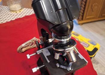 Mikroskop carl zeiss. Czarny.