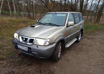 Nissan Terrano 3.0d z reduktorem, na ramie.