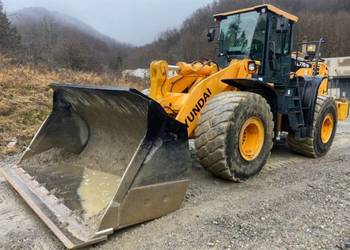 Ładowarka Hyundai 770-9A