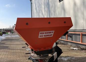 Rozsiewacz dwutalerzowy do nawozów