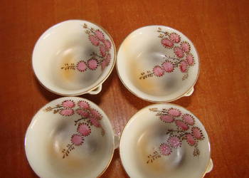 małe porcelanowe naczynka