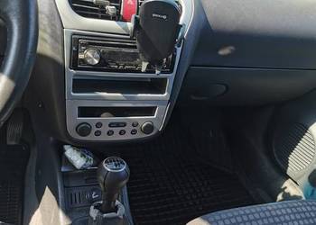 Opel corsa c 2005 rok