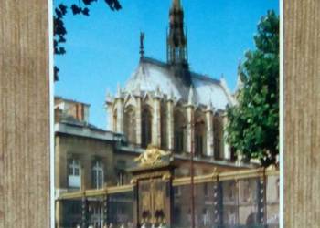 PARYŻ - WIDOK NA KAPLICĘ ZAMKOWĄ LA SAINTE CHAPELLE