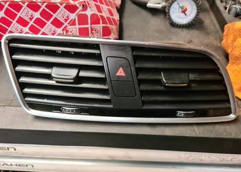 Kratka nawiewu środkowa audi Q3 8u1820951e