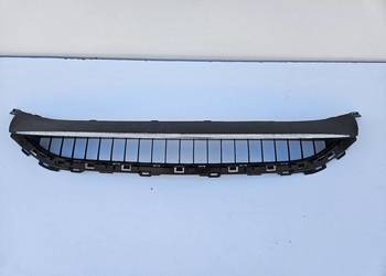 MERCEDES C-KLASA W206 KRATKA ŚRODKOWA ZDERZAKA PRZÓD A2068851301