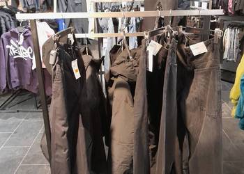 Przeglądarka gondola house ekcpozytor wieszak