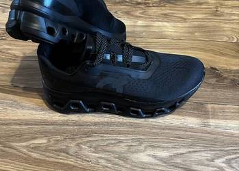 Buty on