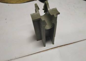 Dystans dwuotulinowy do zbrojenia betonu, 42mm lub 58mm