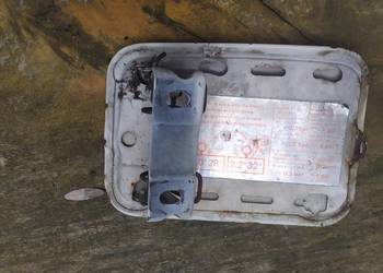 Mercedes W123 Klapka wlewu paliwa do malowania