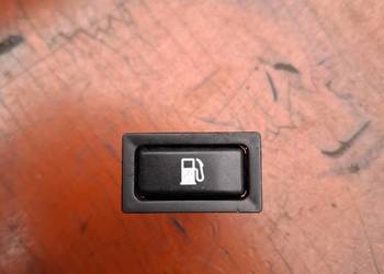 Przełącznik przycisk klapki wlewu paliwa Toyota Avensis T25 2 PIN 156795