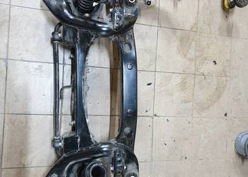 Toyota rav 4 tylna belka  sanki zawieszenie