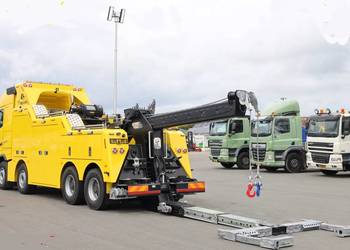 Holownik pojazd pomocy drogowej do Tira do ciezarowych Volvo