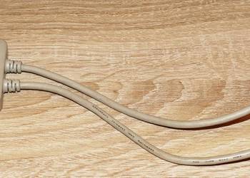 Zaślepka do obudowy z 2 gniazdami USB typu A i odcinkami kabla w ekranie