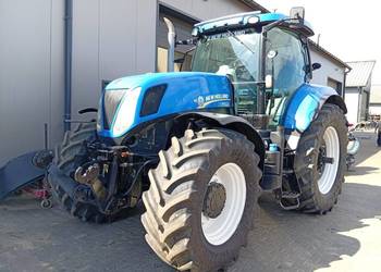 New Holland T7. 250KM