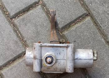 Widełki włączania przedniego napędy Fortschritt - zawór włączania