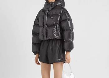 Kurtka puchowa zimowa z kapturem Prada Re-nylon czarna 2w1 kamizelka