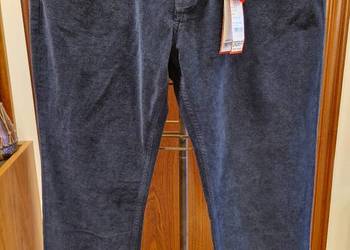 Męskie SPODNIE SZTRUKSOWE granatowe marki S.Oliver W36/L32 nowe z metkami