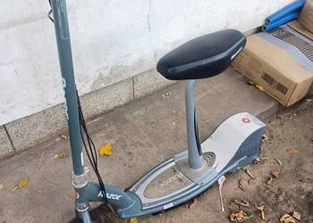 Hulajnoga elektryczna Razor, o mocy 250 W do 100 kg .