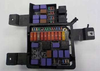 PANEL SKRZYNKA BEZPIECZNIKÓW FERRARI CALIFORNIA PANEL SKRZYNKA BEZPIECZNIKÓW FERRARI CALIFORNIA