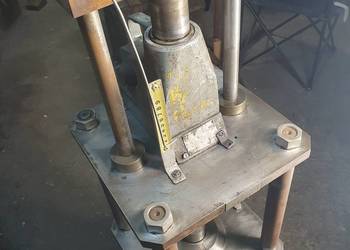 Maszyna wytrzymalosciowa