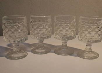 Kryształowe kieliszki na nóżce PRL