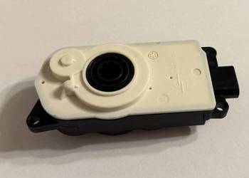 Moduł siłownik aktywnej żaluzji chłodnicy BMW 5811R1000 9881645