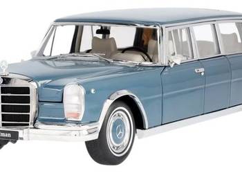 MERCEDES Model samochodu 1:18 W100 600 Pullmann niebieski