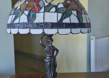 lampa stojąca szklana pokojowa biurkowa z rzeźbą