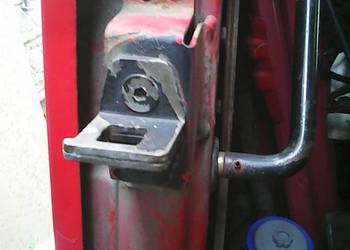 Mercedes MB100 Klamka rygiel drzwi Tył Lewych MB100D