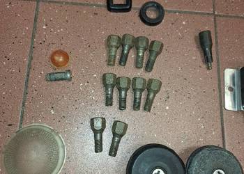 Fiat 126p 125 części korek rozeta klamka śruby kół